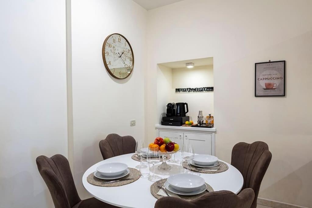 Life Is Colosseo Apartment Rome